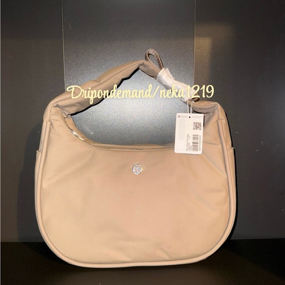 Lululemon City Essentials Shoulder Bag 4L- Fawn Brown - Picture 3 of 12